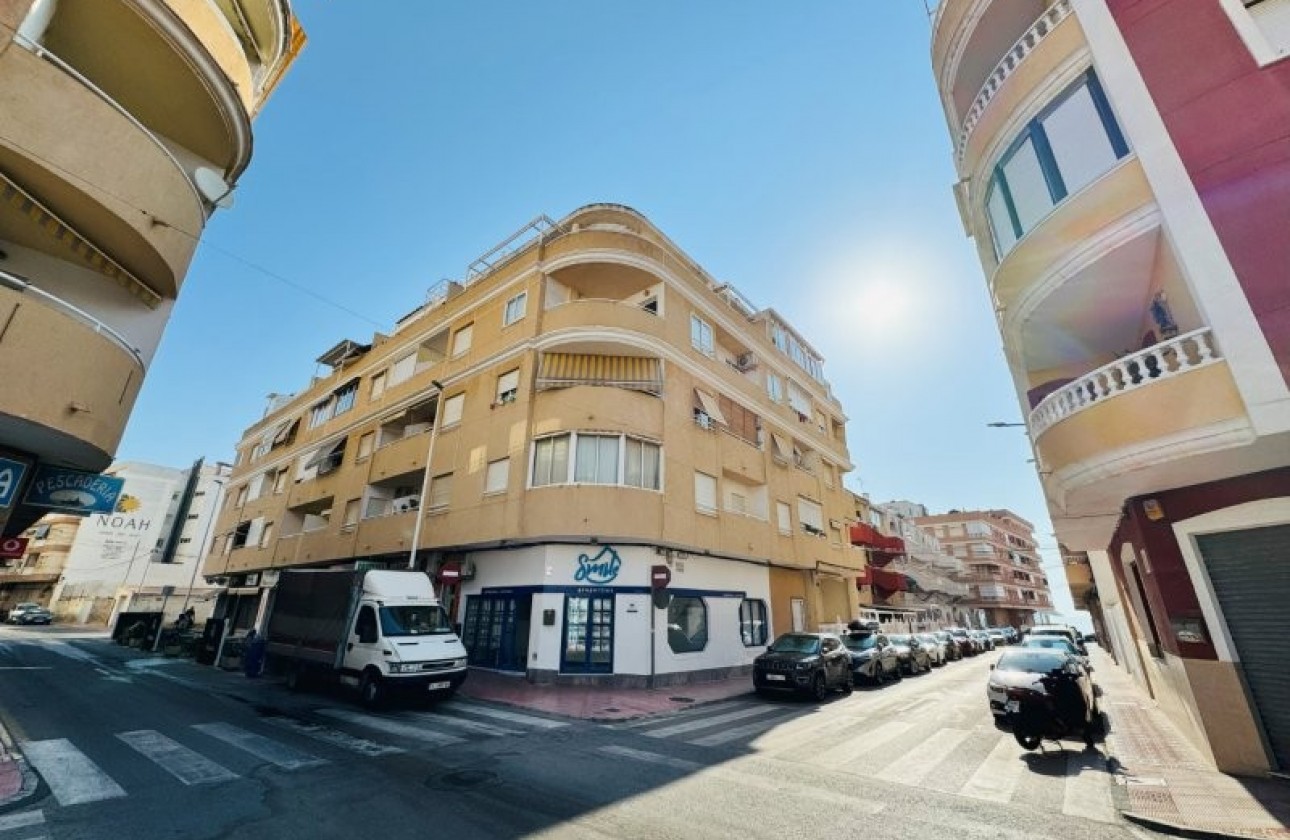 Resale - Apartment / flat - La Mata - Costa Blanca