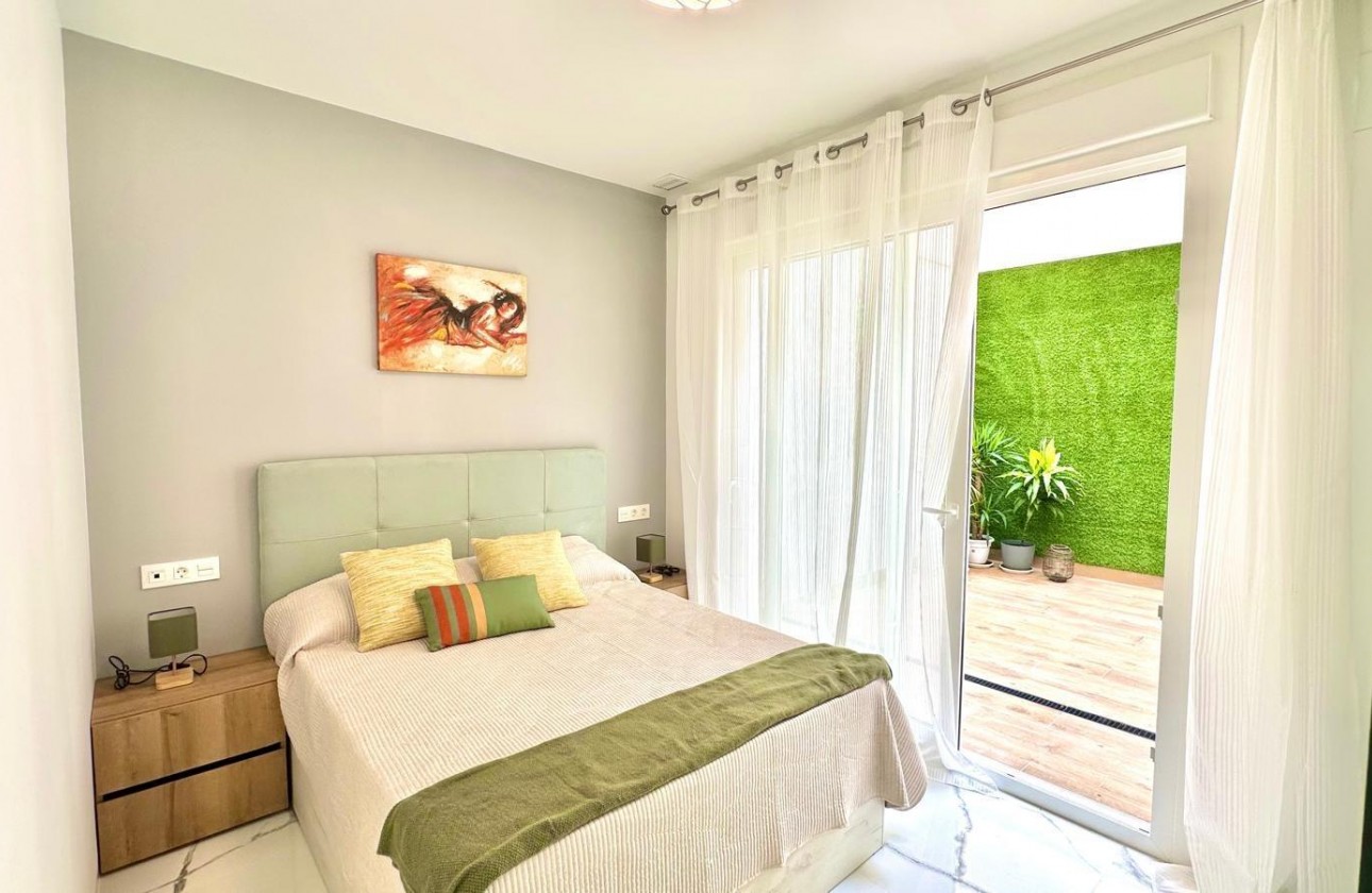 Resale - Apartment / flat - Torrevieja - Playa del Cura