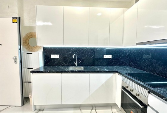 Resale - Apartment / flat - Torrevieja - Playa del Cura