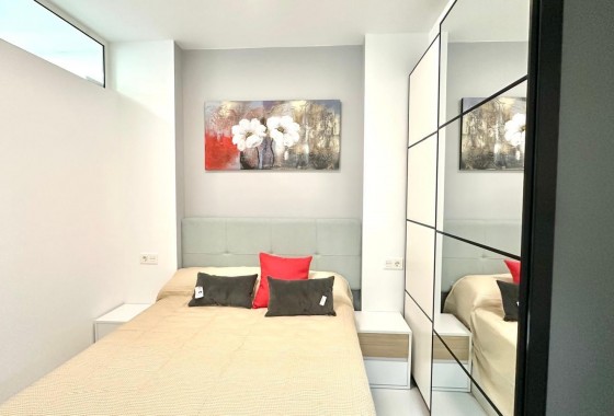 Resale - Apartment / flat - Torrevieja - Playa del Cura
