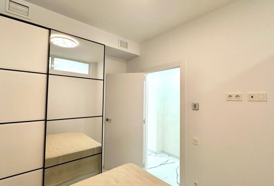 Resale - Apartment / flat - Torrevieja - Playa del Cura