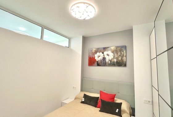 Resale - Apartment / flat - Torrevieja - Playa del Cura