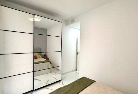 Resale - Apartment / flat - Torrevieja - Playa del Cura