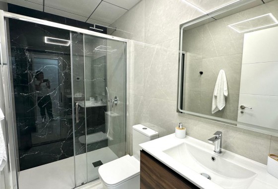 Resale - Apartment / flat - Torrevieja - Playa del Cura