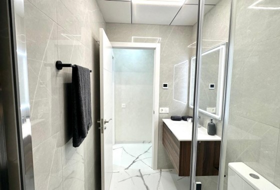 Resale - Apartment / flat - Torrevieja - Playa del Cura