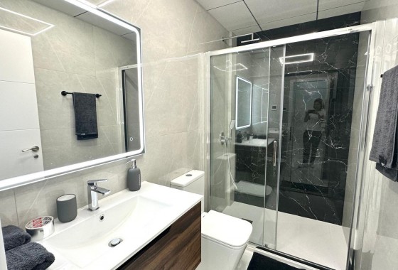 Resale - Apartment / flat - Torrevieja - Playa del Cura