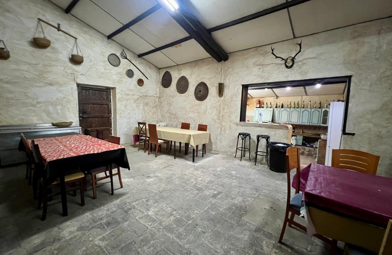 Revente - Property - Yecla - Inland