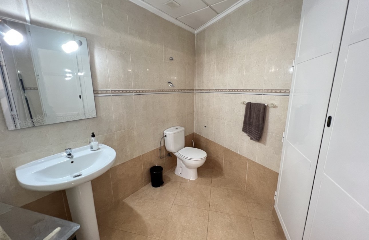 Reventa - Comercial - Guardamar del Segura - Costa Blanca