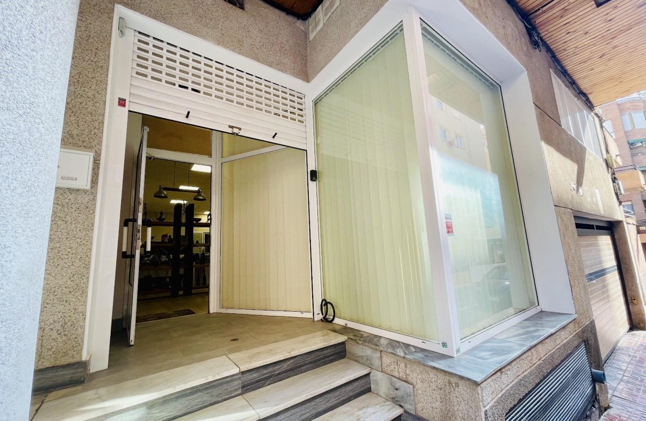 Resale - Commercial - Torrevieja - Centro