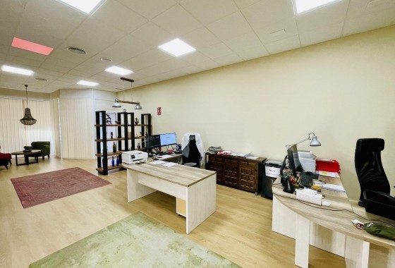Resale - Commercial - Torrevieja - Centro