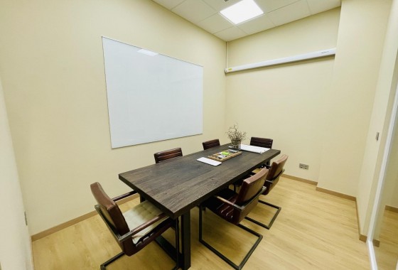 Resale - Commercial - Torrevieja - Centro