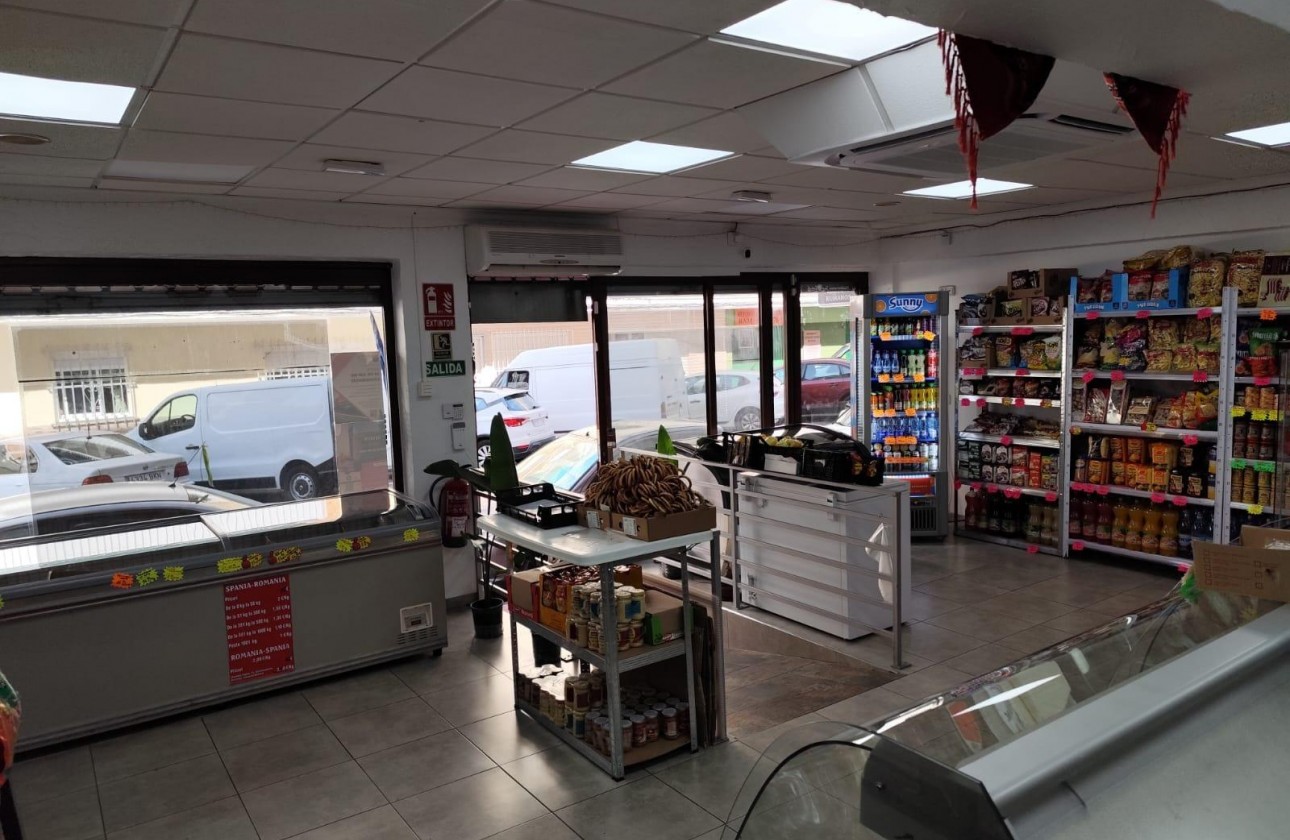 Reventa - Comercial - Torrevieja - Estacion de autobuses