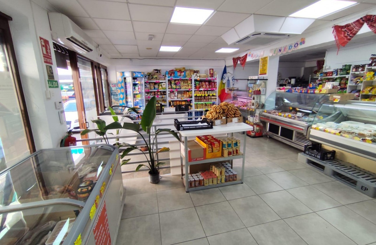 Reventa - Comercial - Torrevieja - Estacion de autobuses