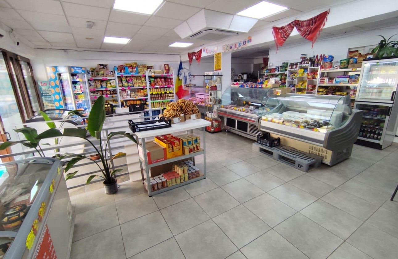Reventa - Comercial - Torrevieja - Estacion de autobuses