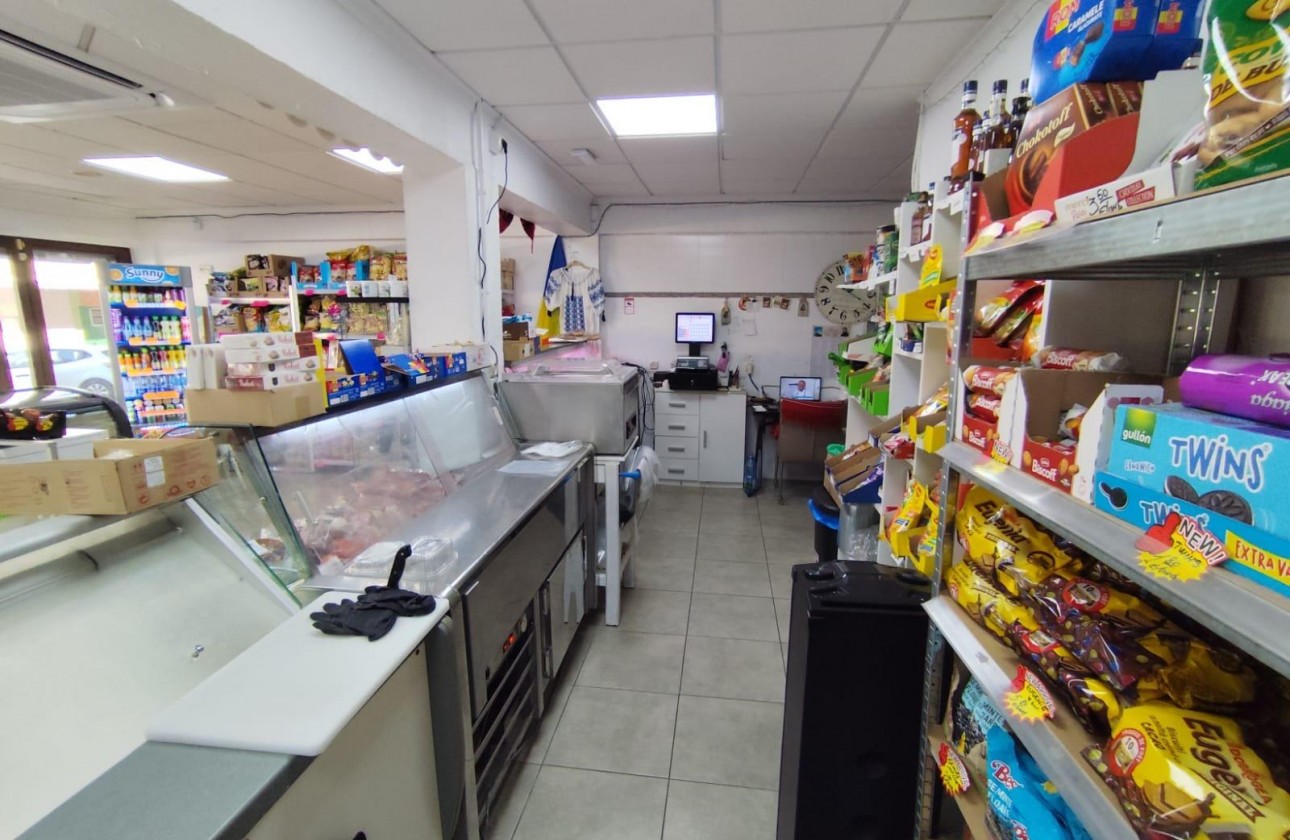 Reventa - Comercial - Torrevieja - Estacion de autobuses