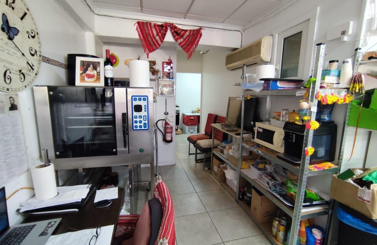 Reventa - Comercial - Torrevieja - Estacion de autobuses