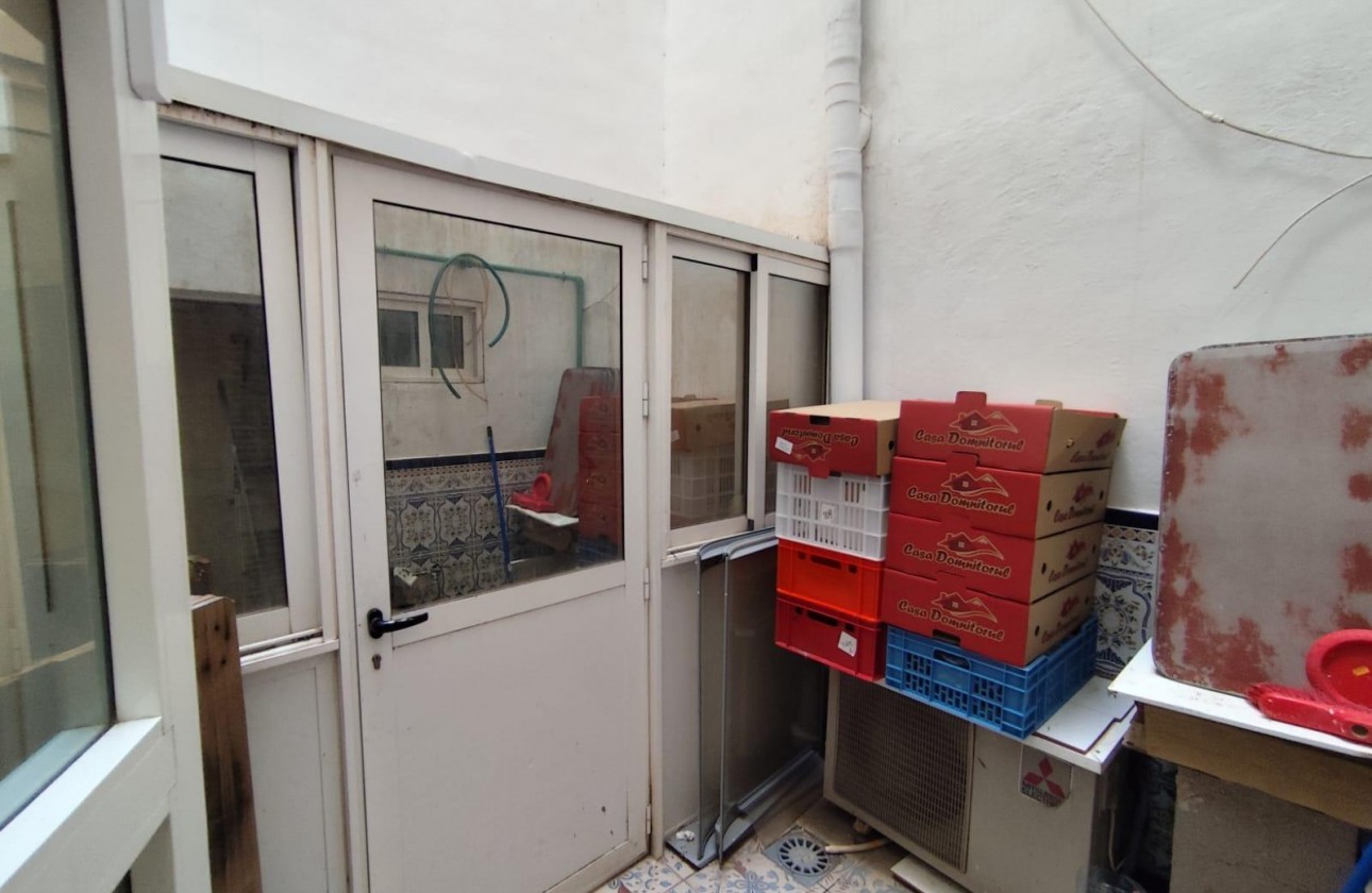 Reventa - Comercial - Torrevieja - Estacion de autobuses
