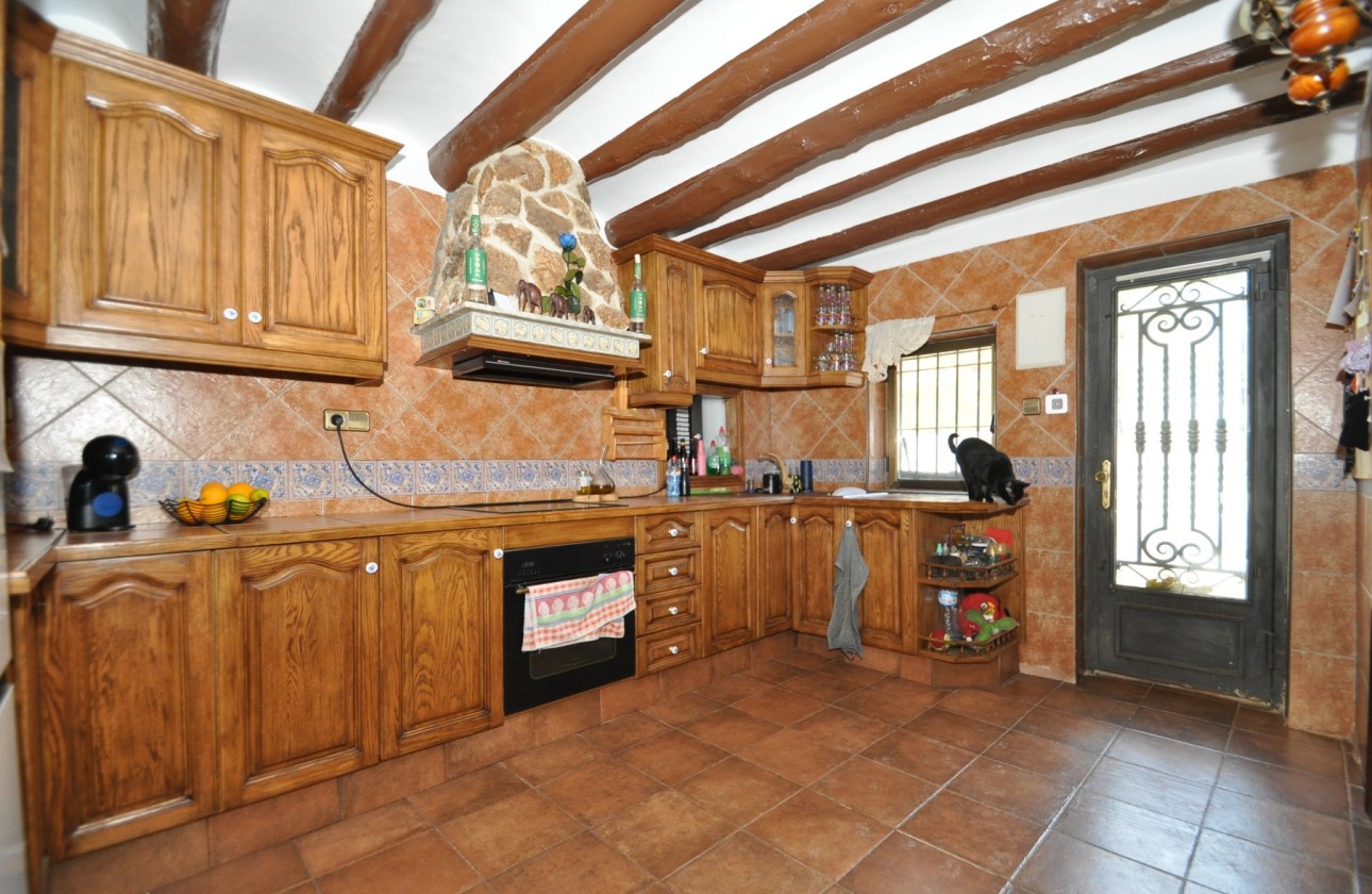 Revente - Property - Yecla - Inland