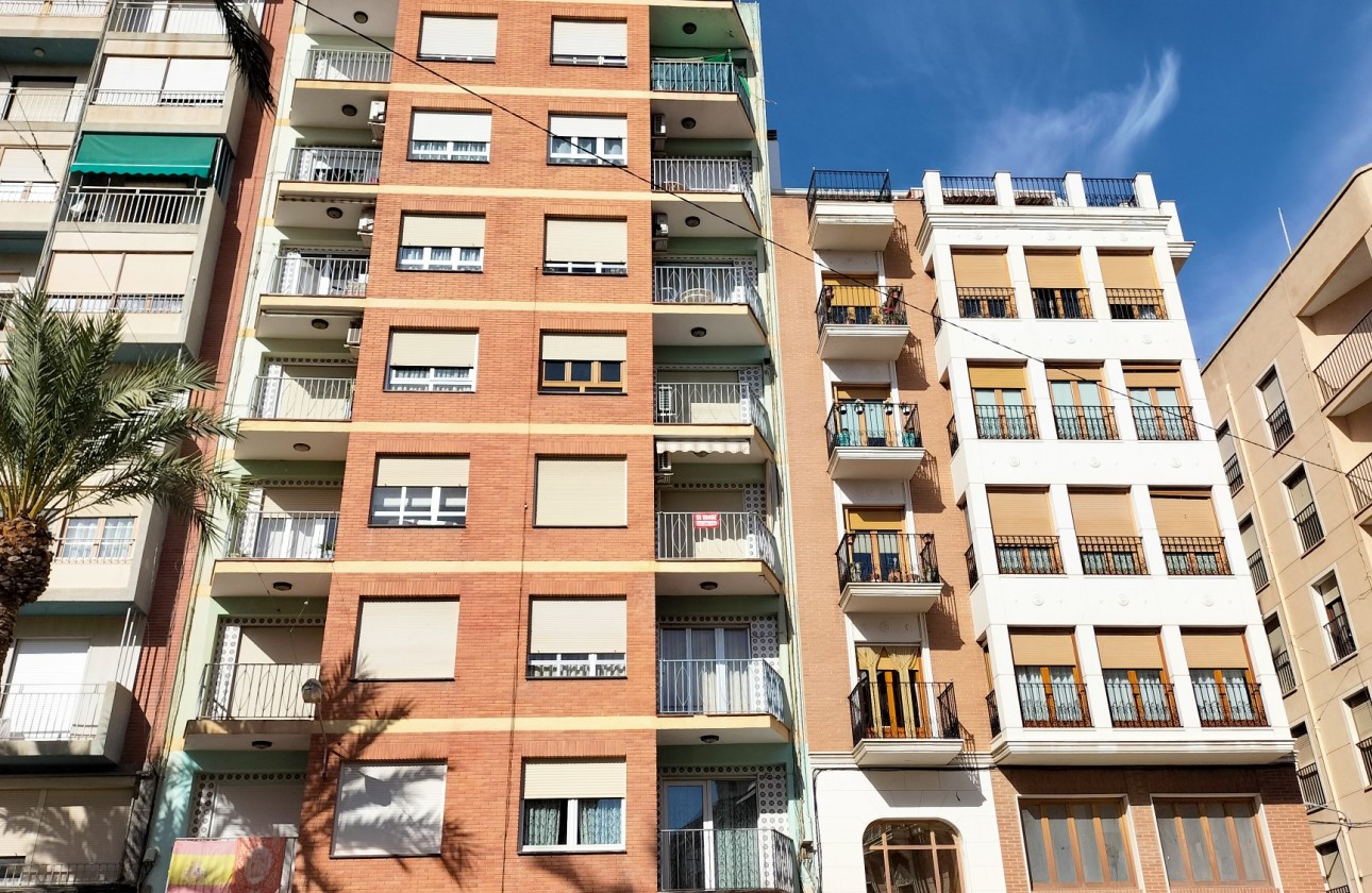 Resale - Apartment / flat - Sax - Inland