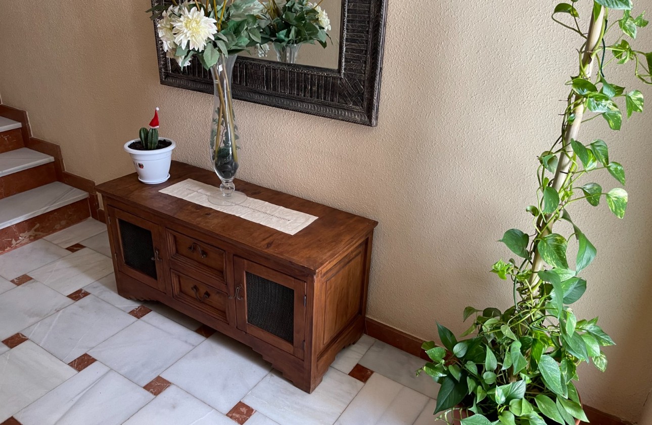Resale - Villa - San Miguel de Salinas - pueblo