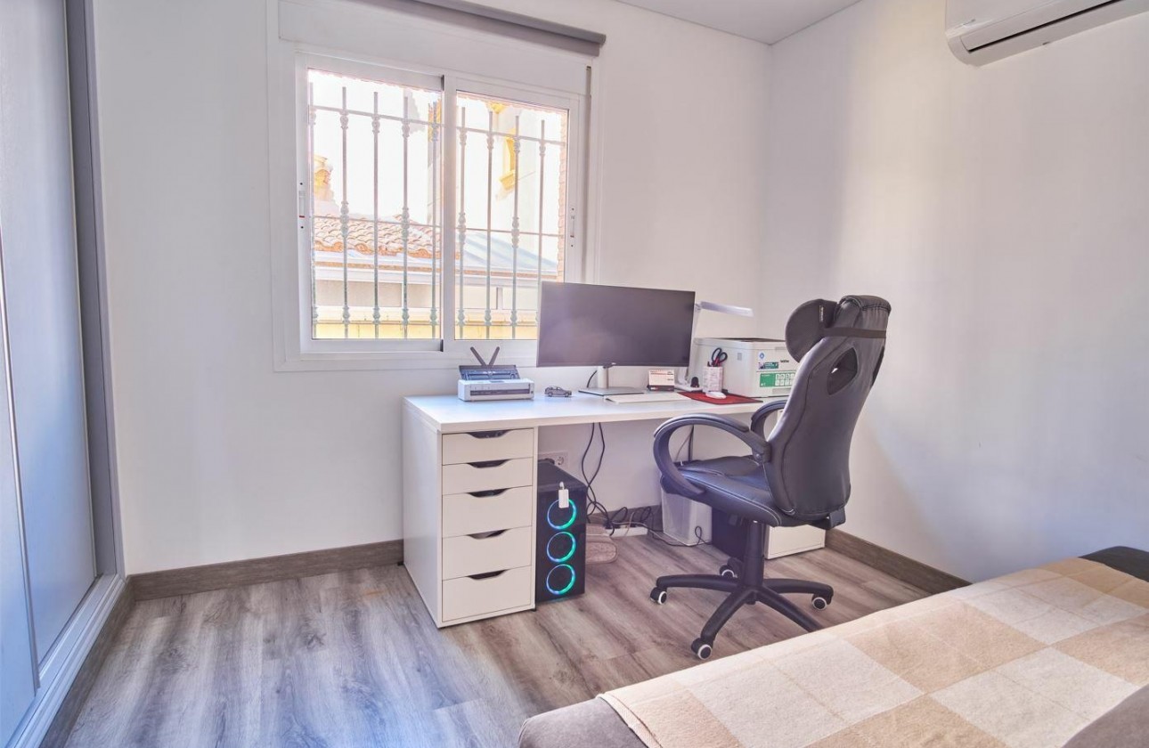 Revente - Villa - Los Montesinos - La Herrada