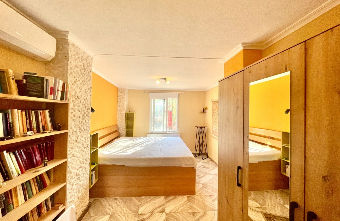 Resale - Finca / Country Property - Crevillente