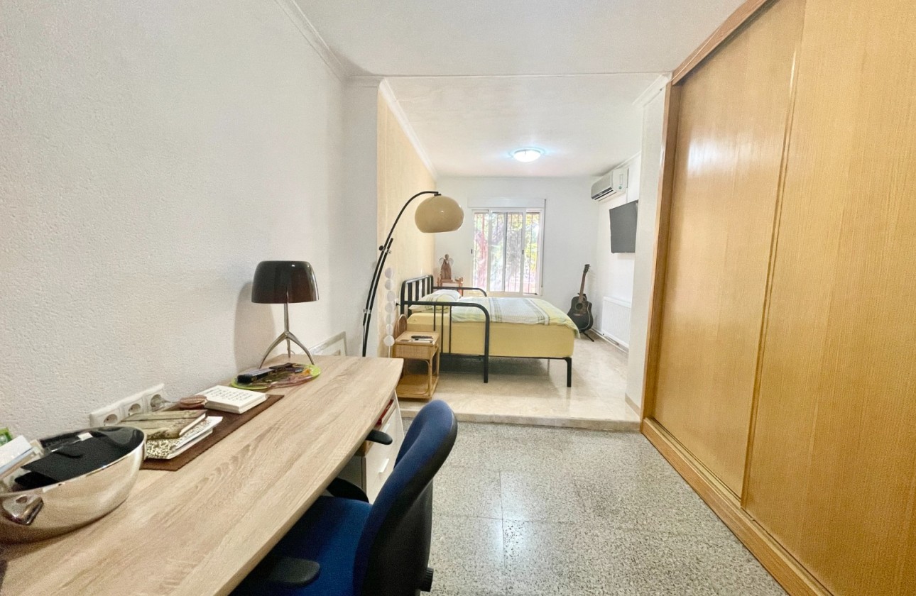 Resale - Finca / Country Property - Crevillente