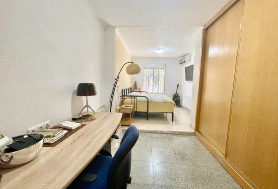 Resale - Finca / Country Property - Crevillente