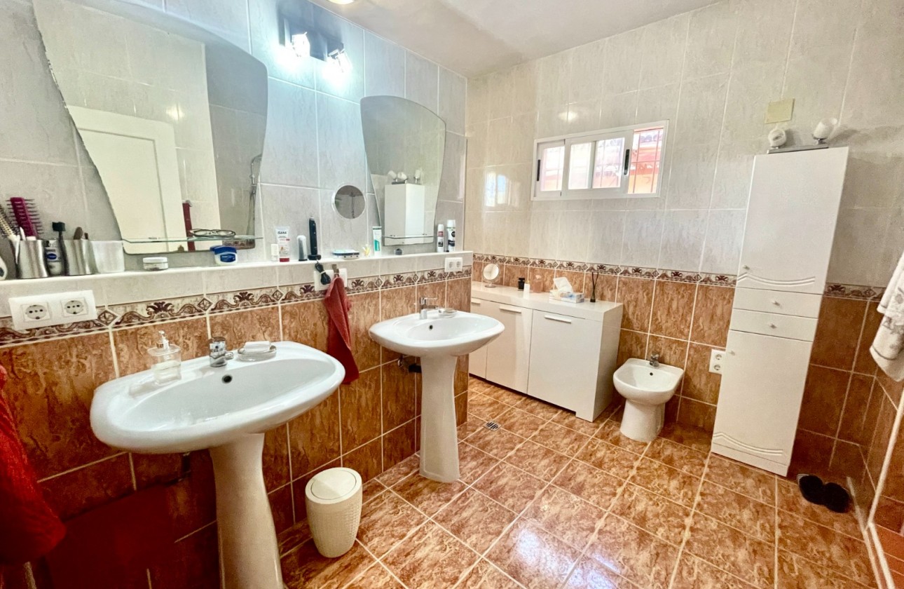 Resale - Finca / Country Property - Crevillente