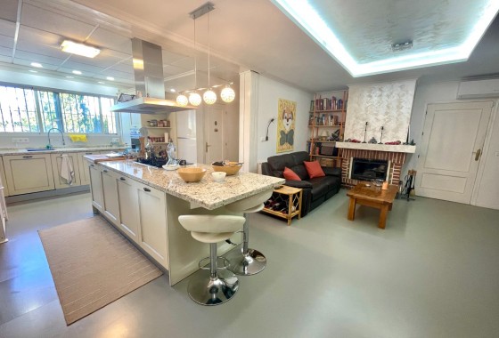 Resale - Finca / Country Property - Crevillente
