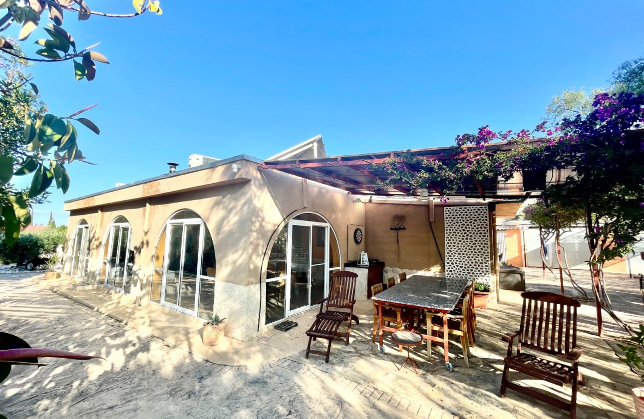 Resale - Finca / Country Property - Crevillente