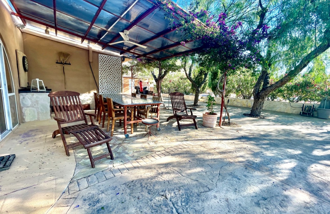 Resale - Finca / Country Property - Crevillente