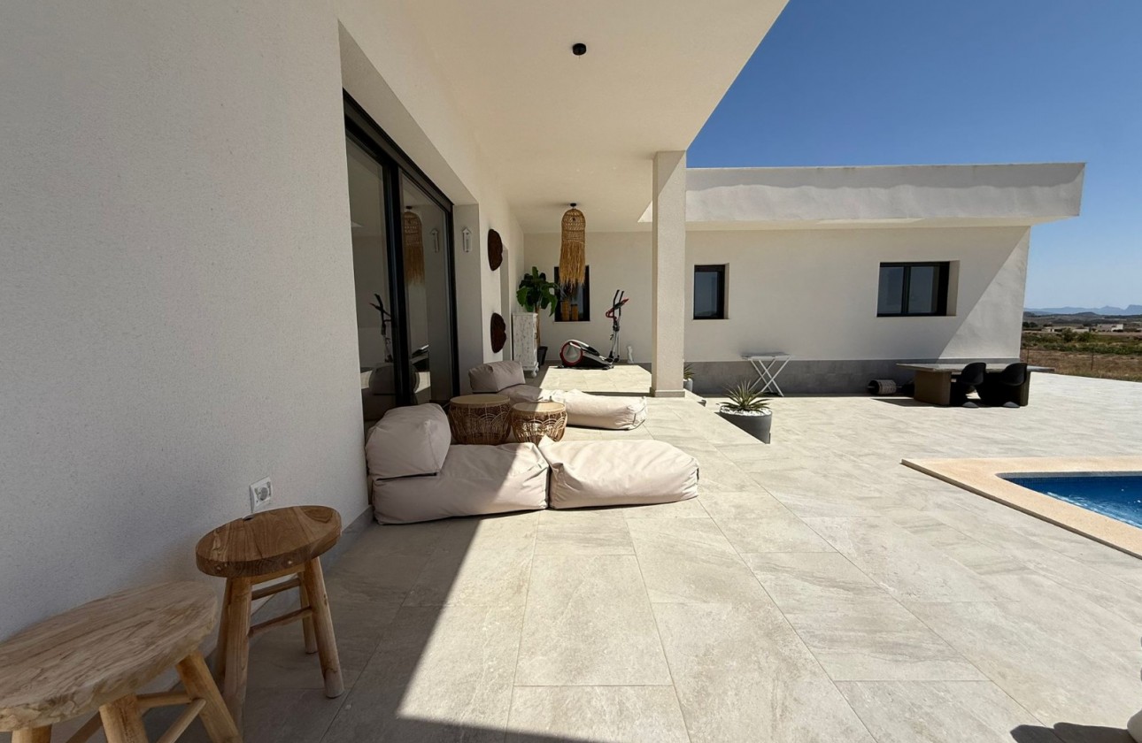 Revente - Villa - Pinoso