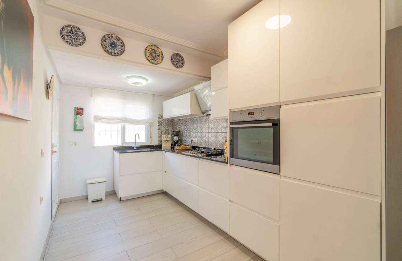 Resale - Villa - Orihuela Costa - Los Balcones