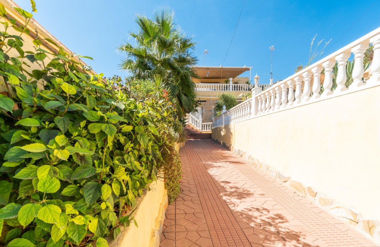 Resale - Villa - Orihuela Costa - Los Balcones