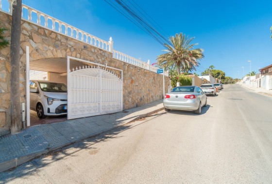 Resale - Villa - Orihuela Costa - Los Balcones