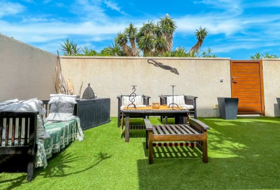 Resale - Villa - Torrevieja - La Siesta - El Salado -  Torreta