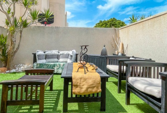 Resale - Villa - Torrevieja - La Siesta - El Salado -  Torreta