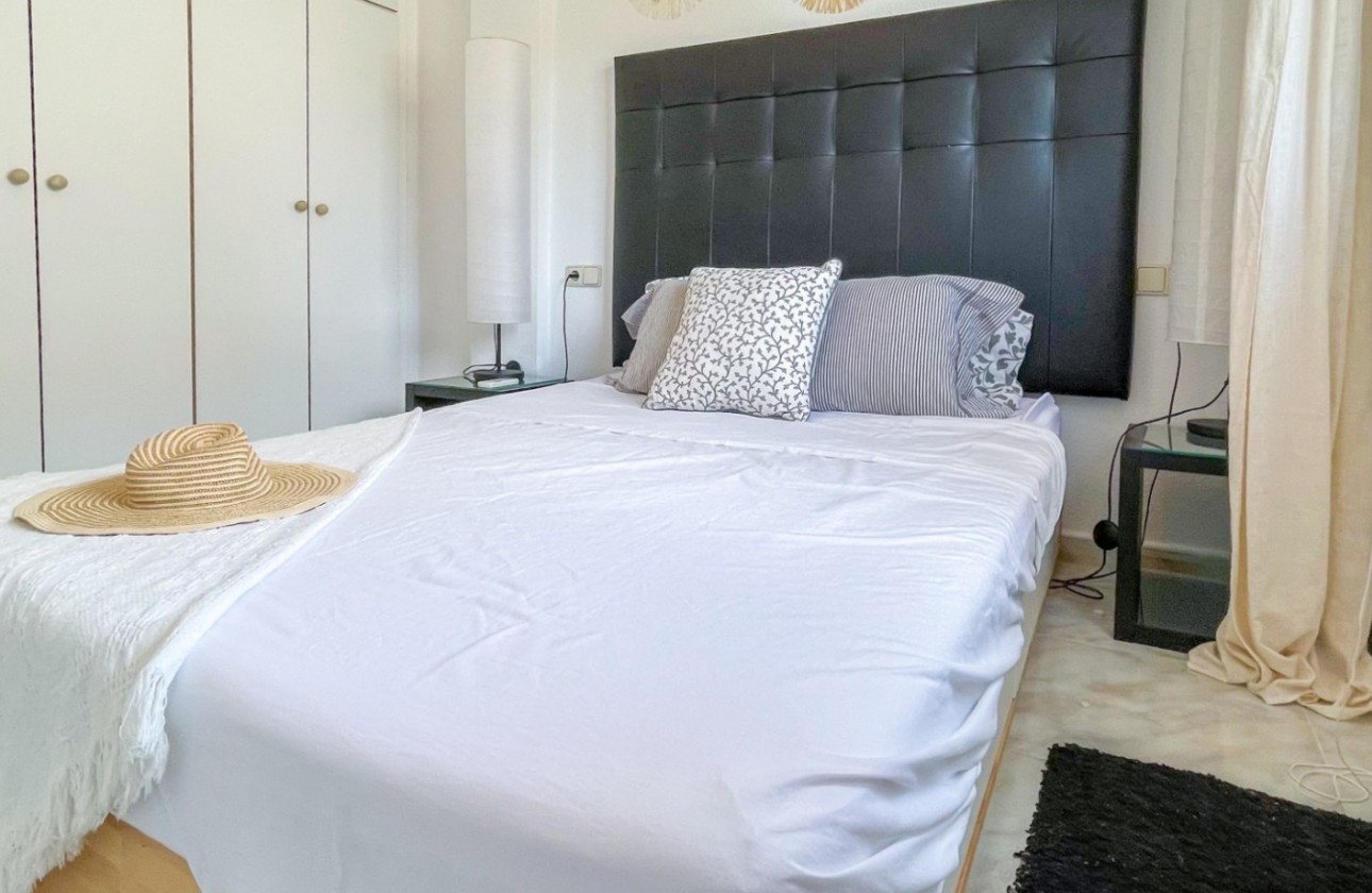 Resale - Villa - Torrevieja - Costa Blanca