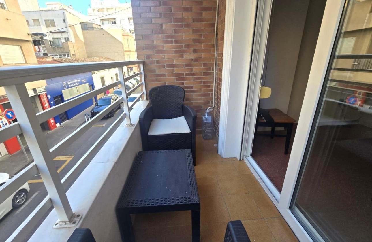 Resale - Apartment / flat - Torrevieja - Las Piscinas Naturales