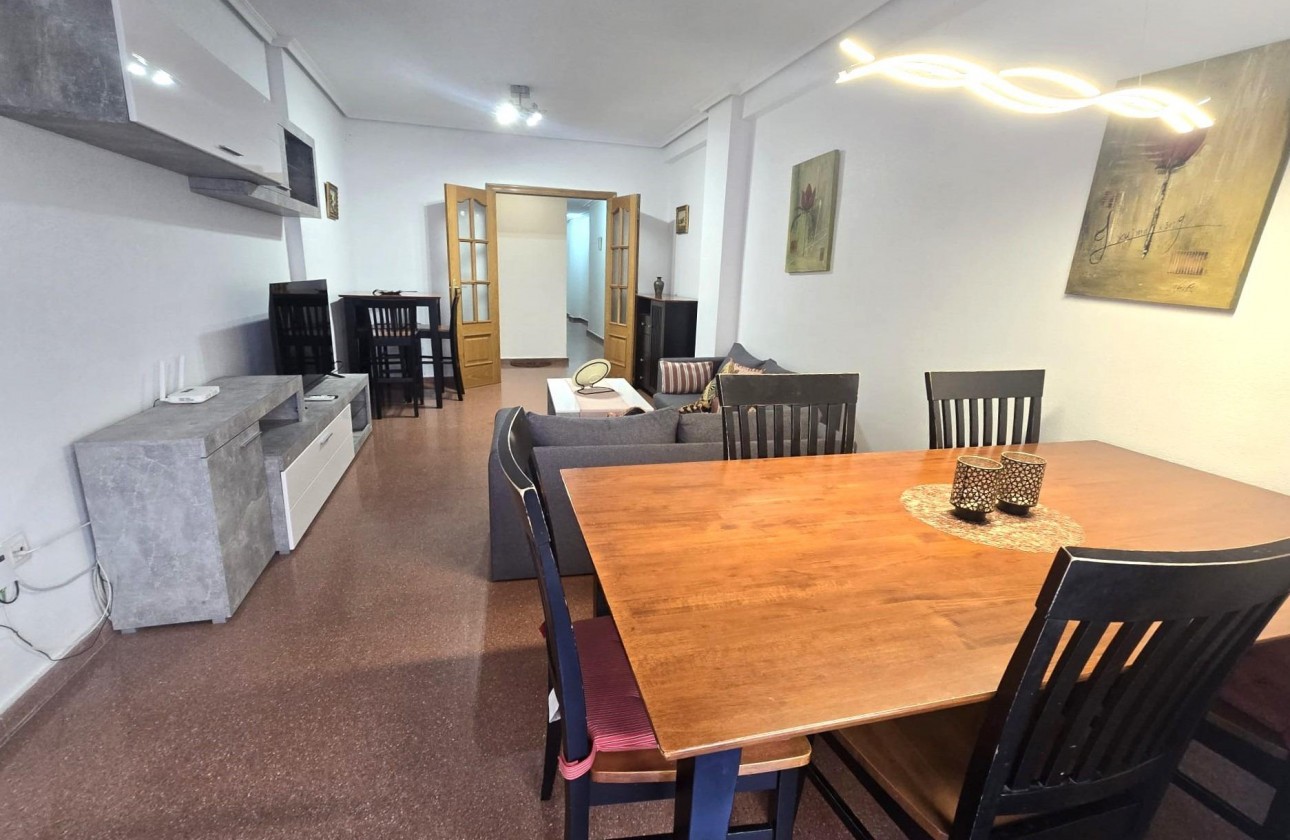 Resale - Apartment / flat - Torrevieja - Las Piscinas Naturales