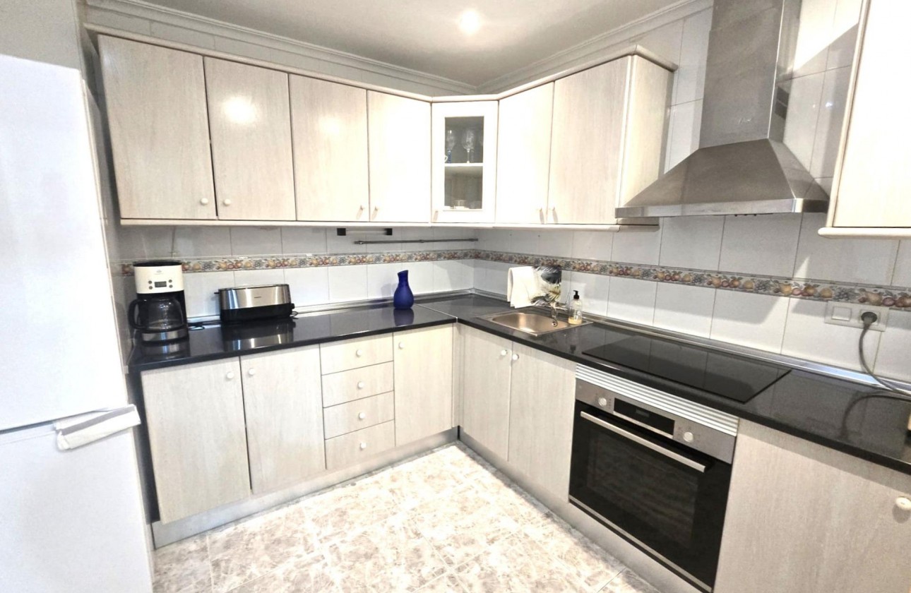 Resale - Apartment / flat - Torrevieja - Las Piscinas Naturales