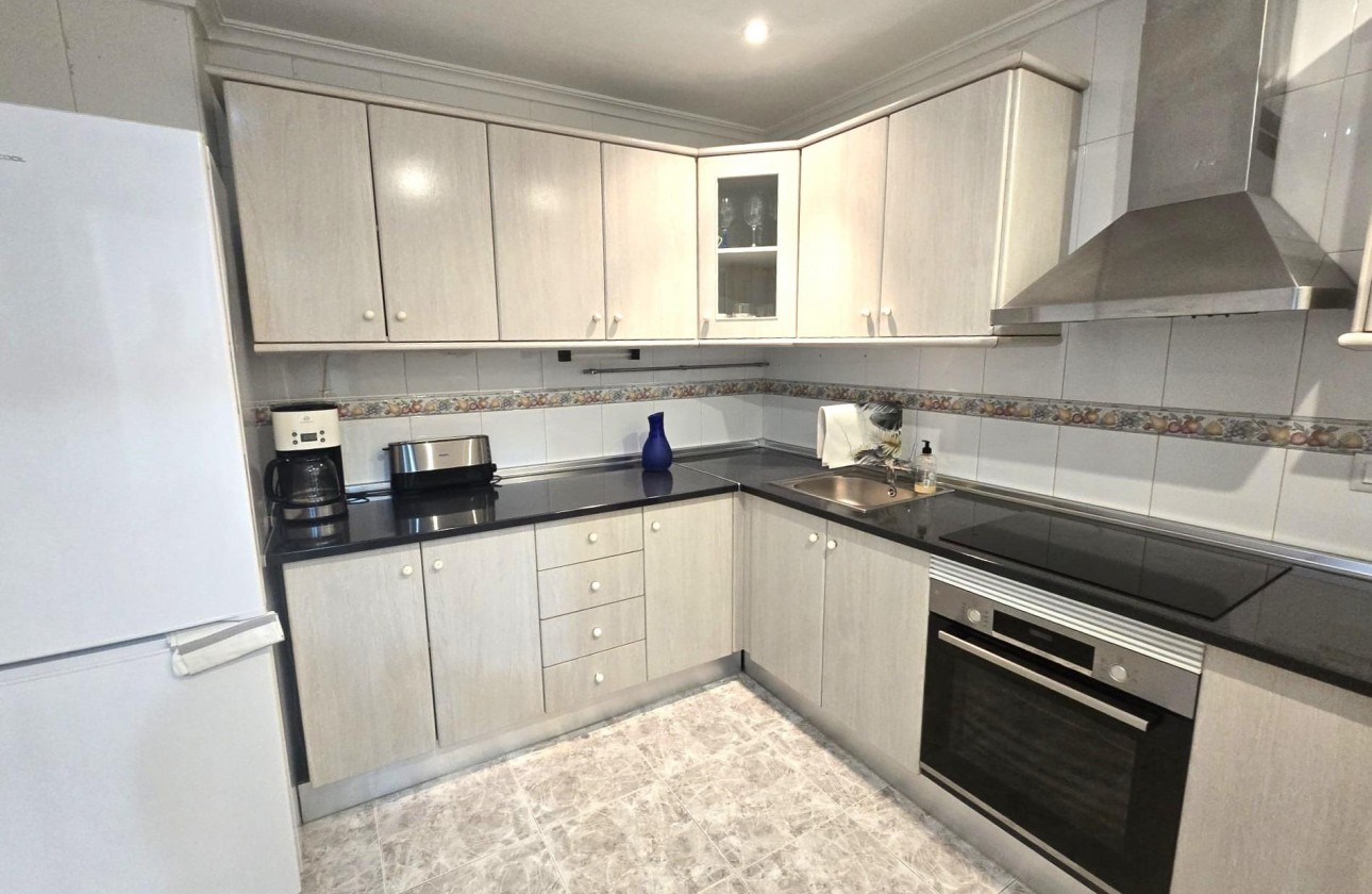 Resale - Apartment / flat - Torrevieja - Las Piscinas Naturales