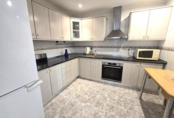 Resale - Apartment / flat - Torrevieja - Las Piscinas Naturales