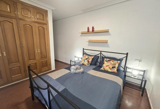 Resale - Apartment / flat - Torrevieja - Las Piscinas Naturales
