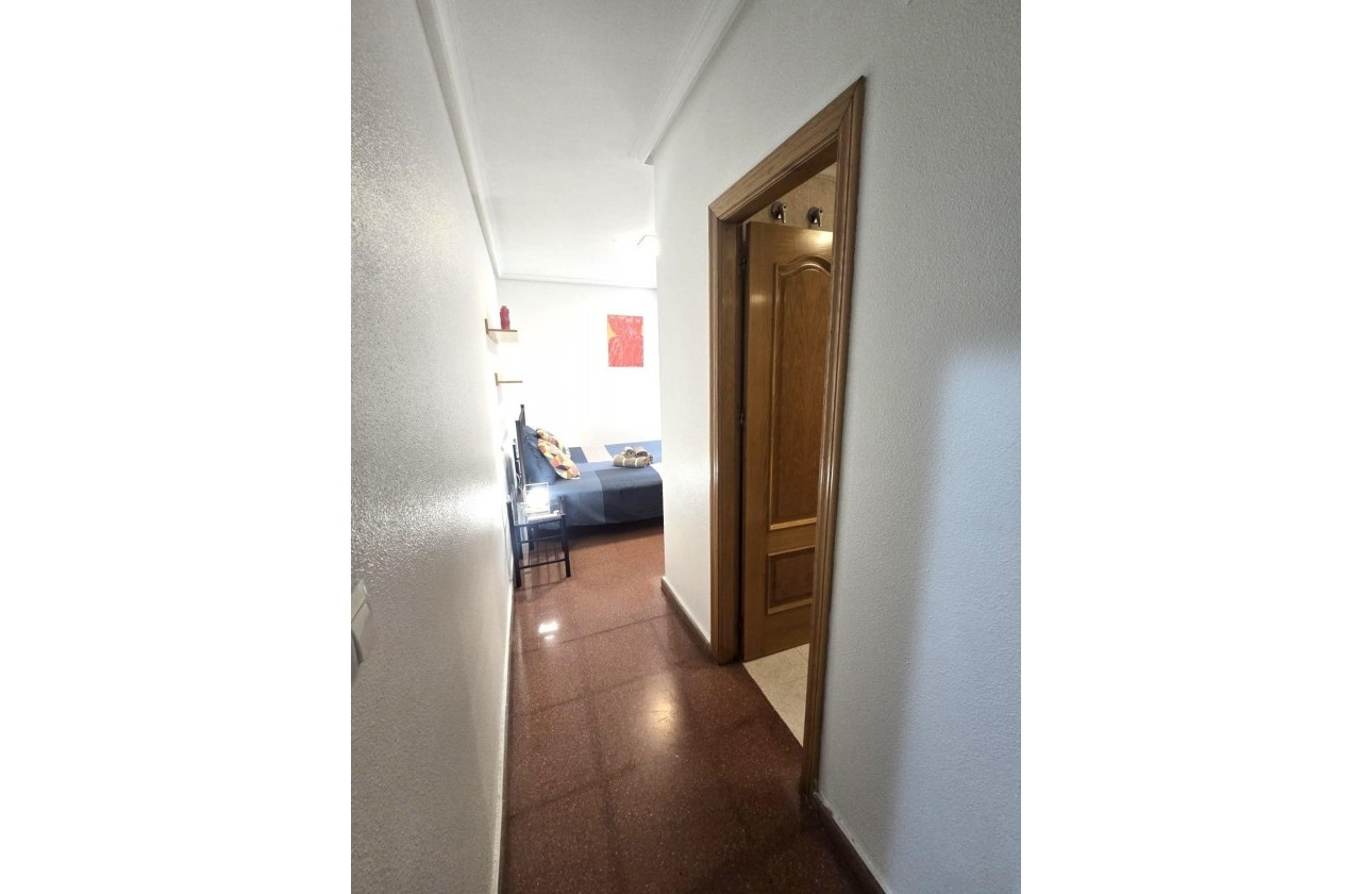 Resale - Apartment / flat - Torrevieja - Las Piscinas Naturales