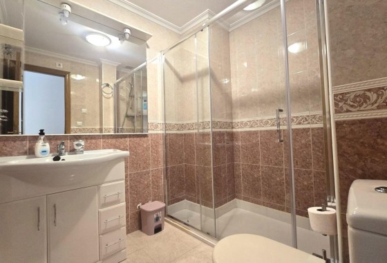 Resale - Apartment / flat - Torrevieja - Las Piscinas Naturales