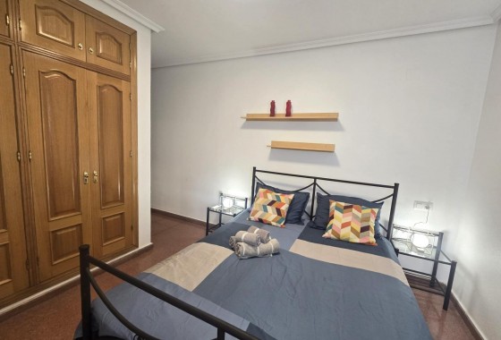Resale - Apartment / flat - Torrevieja - Las Piscinas Naturales