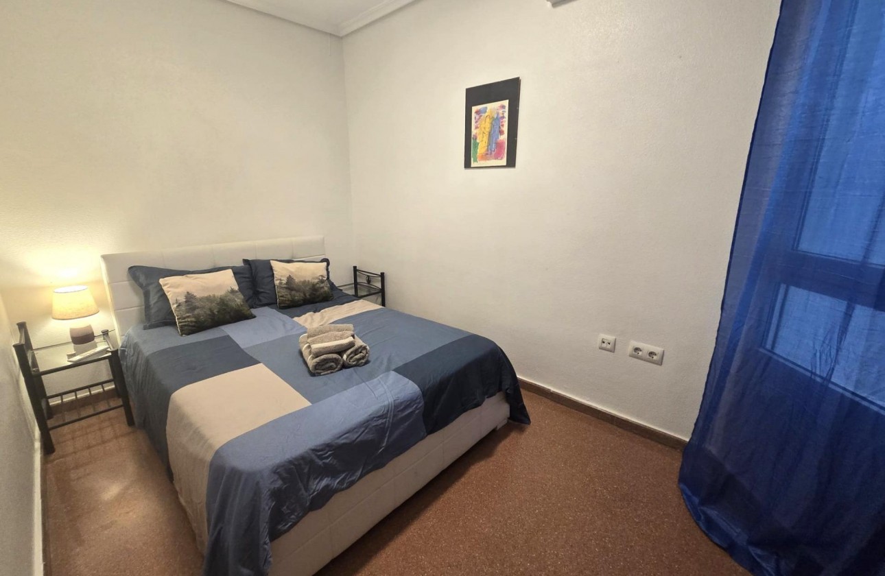 Resale - Apartment / flat - Torrevieja - Las Piscinas Naturales