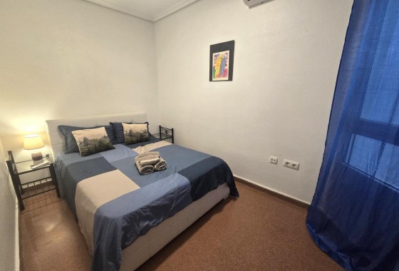 Resale - Apartment / flat - Torrevieja - Las Piscinas Naturales